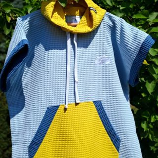 Máme pro vás horkou letní novinku 🏖 Ještě jsme ji ani nenafotili, protože právě dorazila z šicí dílny, ale už se musíme...