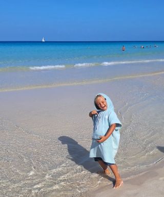 Víte, že Fuerteventura ma nejkrásnější pláže že všech Kanarských ostrovů? Diky bílému písku ze Sahary má voda nádherně...