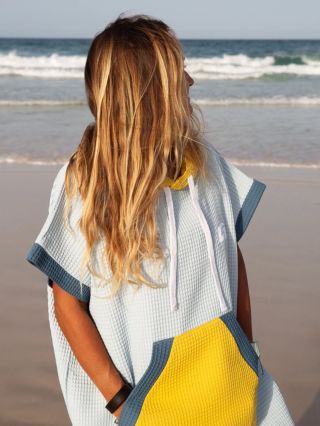 Naše nová letní limitka z wafloviny 🇮🇨 #summer #surfponcho #surfoveponco #surfbrand #surfdream #🏄‍♀️