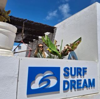 Hádejte kde jsme se inspirovali tou modrou barvou😄 Tuníme džungli na SURF DREAM SURFHOUSU 🤙💪 🇬🇧You can gues, where we get...